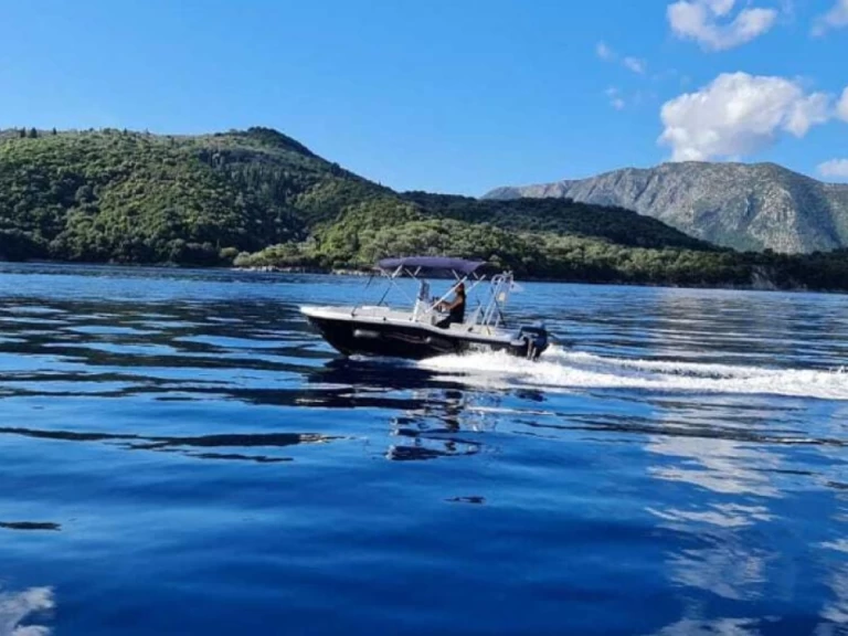 Lancha para alquilar Lefkáda al mejor precio