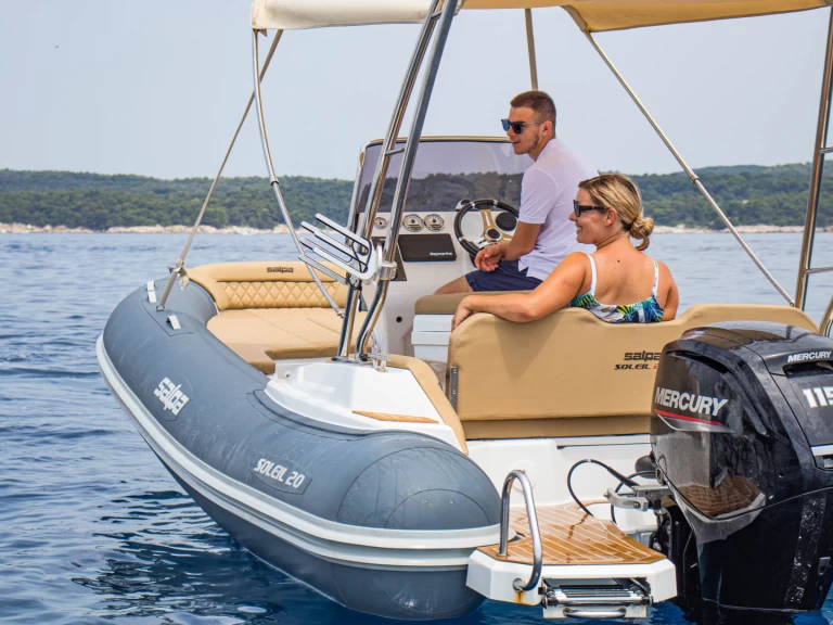 Alquiler de embarcaciones Salpa Salpa Soleil 20 enRab en Samboat