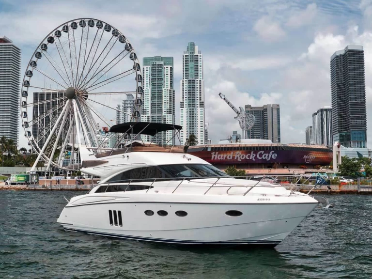 Alquiler Yate de lujo Princess con o sin  título de navegación