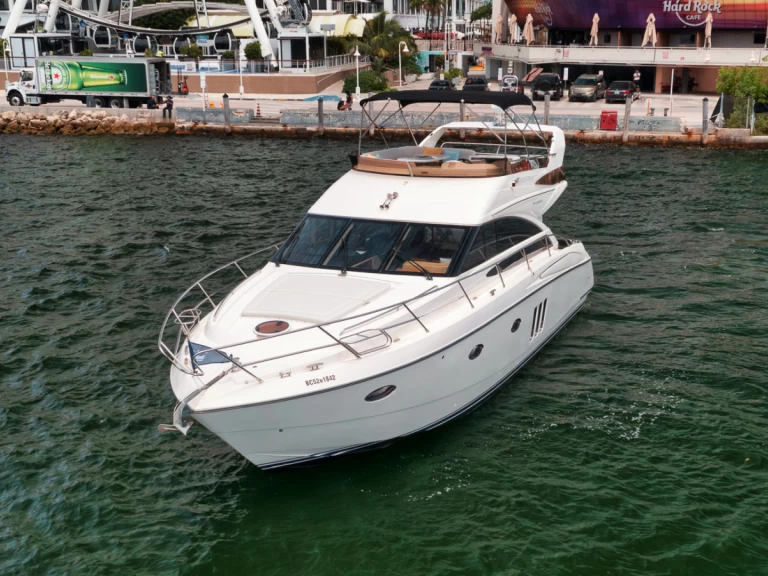Yate de lujo para alquilar South Miami Beach al mejor precio