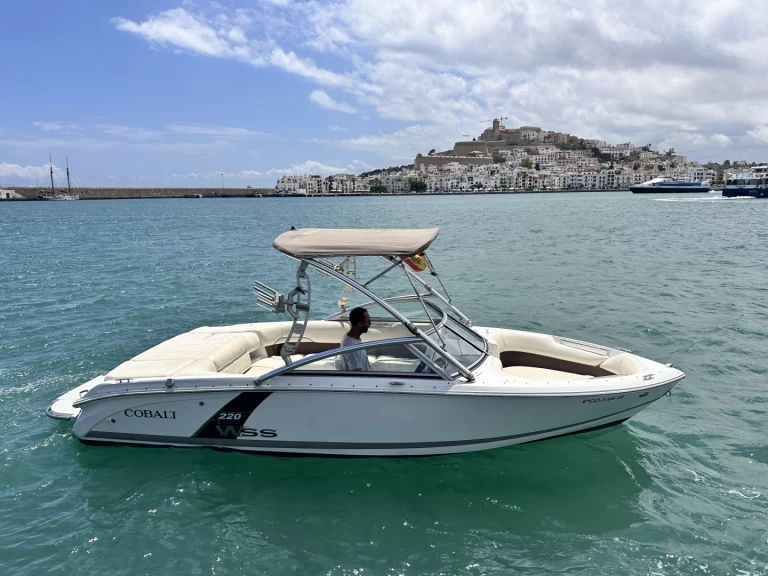 Alquiler de embarcaciones Cobalt Cobalt 26SD enMarina Botafoch en Samboat