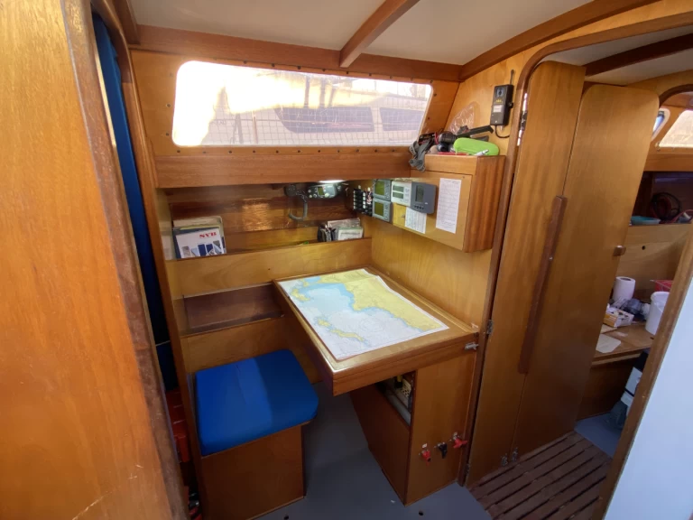 Velero para alquilar Hyères al mejor precio