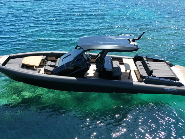 Skipper BSK NC42 de alquiler a Corfú