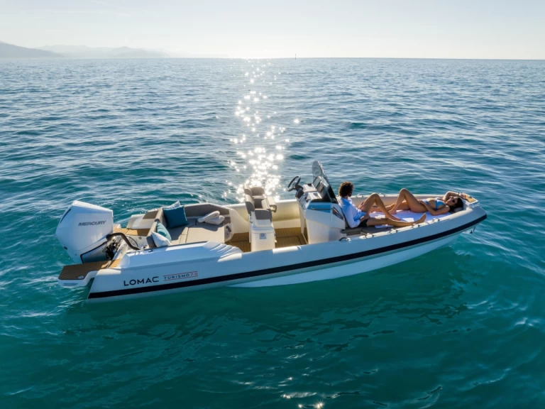 Alquiler de embarcaciones Lomac Turismo 7.0 enMarina de Portimão en Samboat