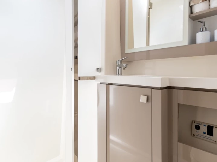 Alquiler de embarcaciones Fountaine Pajot Saona 47 enPlatýs Gialós en Samboat