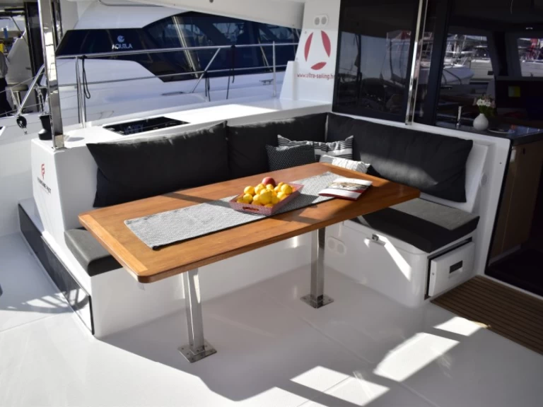 Alquiler Catamarán Fountaine Pajot con o sin  título de navegación