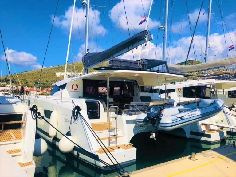 Alquiler de Catamarán, con o sin patrón Fountaine Pajot Seget Donji