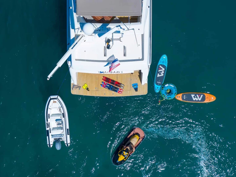 Alquiler de Yate de lujo, con o sin patrón Ferretti Seget Donji