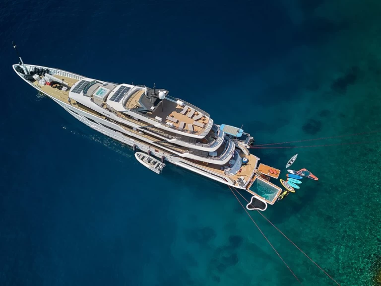 Alquiler Yate de lujo Custom Made con o sin  título de navegación