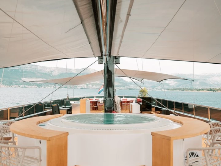 Velero para alquilar Krilo al mejor precio