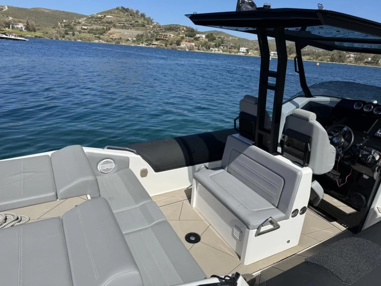 Alquiler de Neumática, con o sin patrón SEAFIGHTER RIB Chárakas