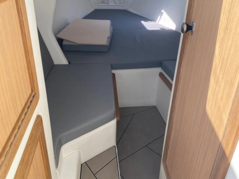 Neumática para alquilar Chárakas al mejor precio