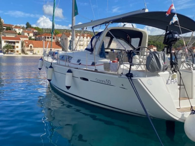 Alquiler Velero en Marina Milna Kanarija - Bénéteau Oceanis 50 Family