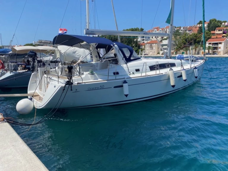 Alquiler de embarcaciones Bénéteau Oceanis 50 Family enMarina Milna Kanarija en Samboat