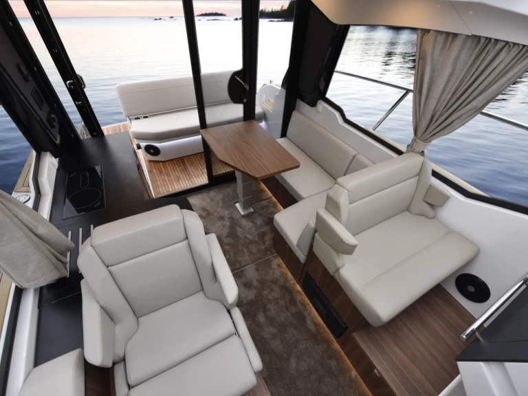 Alquiler Lancha Grandezza con o sin  título de navegación