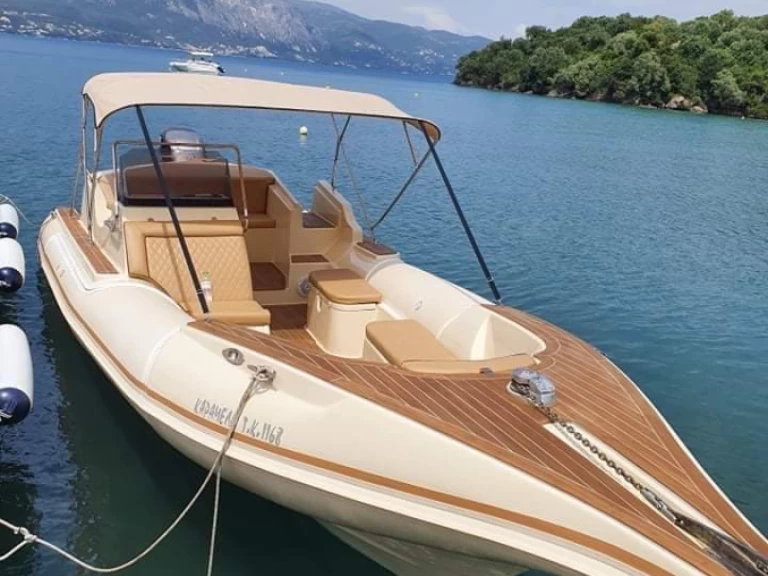 Alquiler Neumática Cappo di Mare con o sin  título de navegación