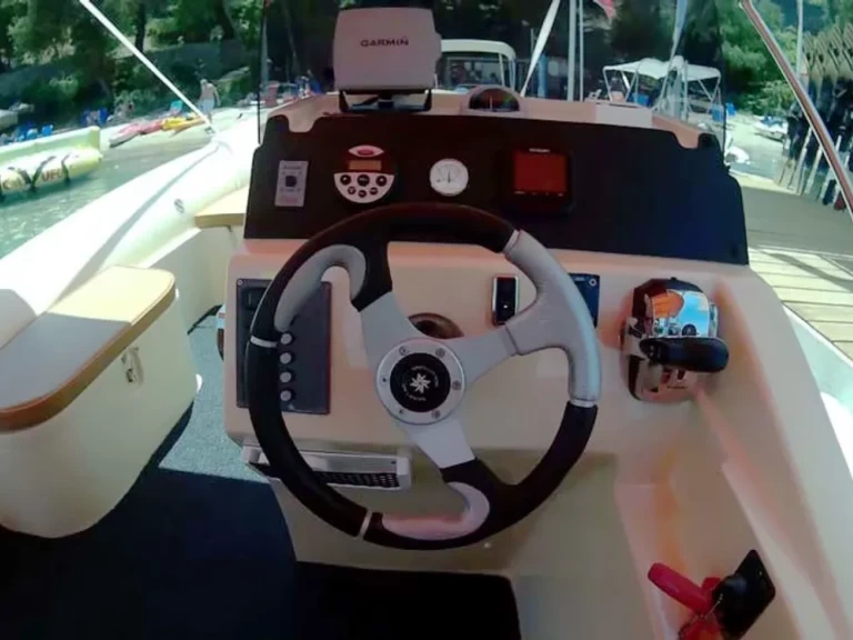 Alquiler de Cappo di Mare 800 en Corfú