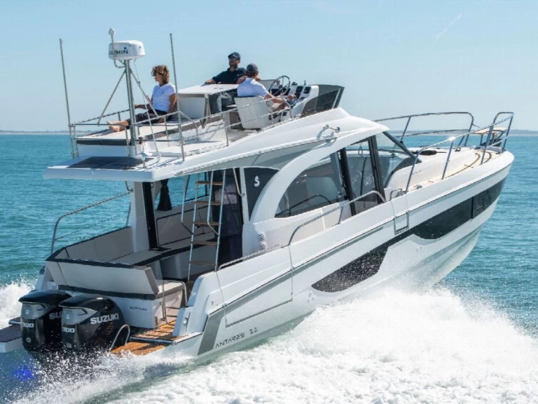 Alquiler de embarcaciones Bénéteau ANTARES 11 OB FLY enAjaccio en Samboat