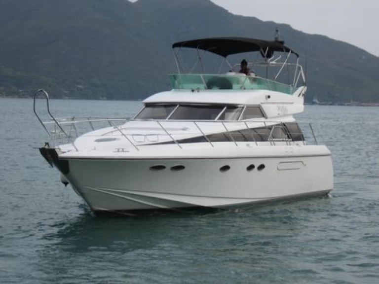 Alquiler de barcos Himarë barato de Dyna 45