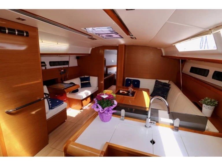 Alquiler de embarcaciones Jeanneau Sun Odyssey 439 enBaška Voda en Samboat