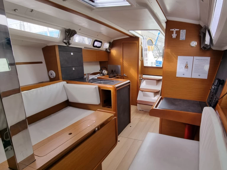 Alquiler de barcos Gdańsk barato de Sun Odyssey 349