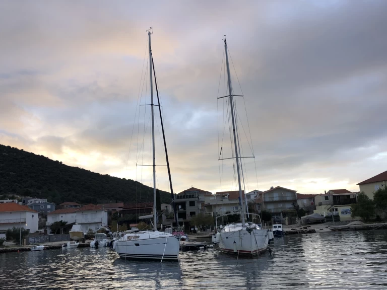 Alquiler de barcos Vinišće barato de Sun Odyssey 36i