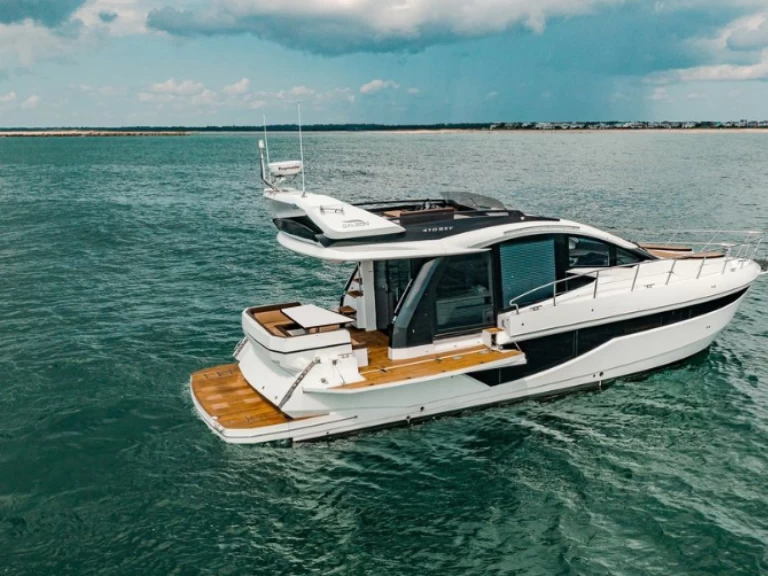 Alquiler Yate de lujo en St. Petersburg - Galeon Galeon 470 Sky