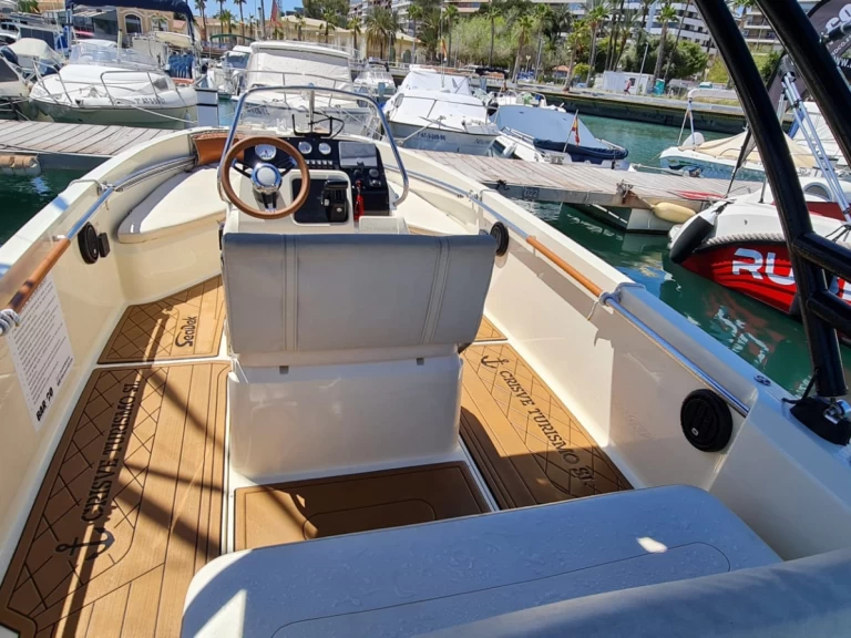 Alquiler Alicante - Invictus  Invictus 200 FX en SamBoat