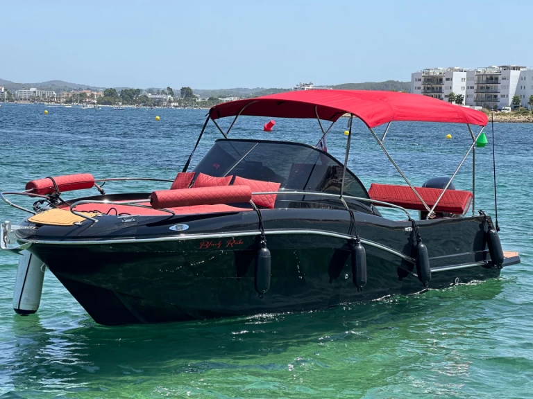 black boats black ruby de alquiler a San Antonio Port