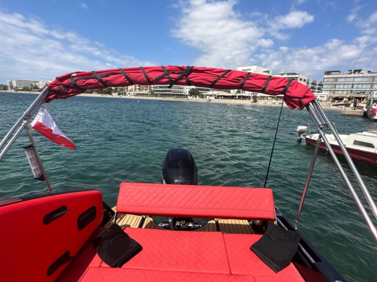 black boats black ruby de alquiler a San Antonio Port