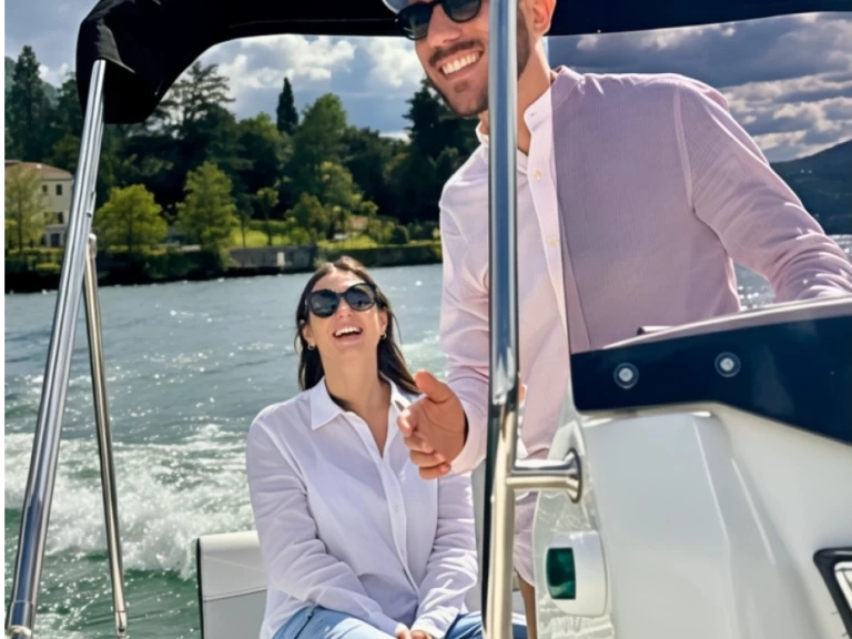 Lancha para alquilar Como (Ciudad) al mejor precio