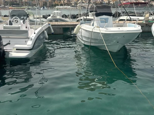 Alquiler de Lancha, con o sin patrón Barqa Taormina