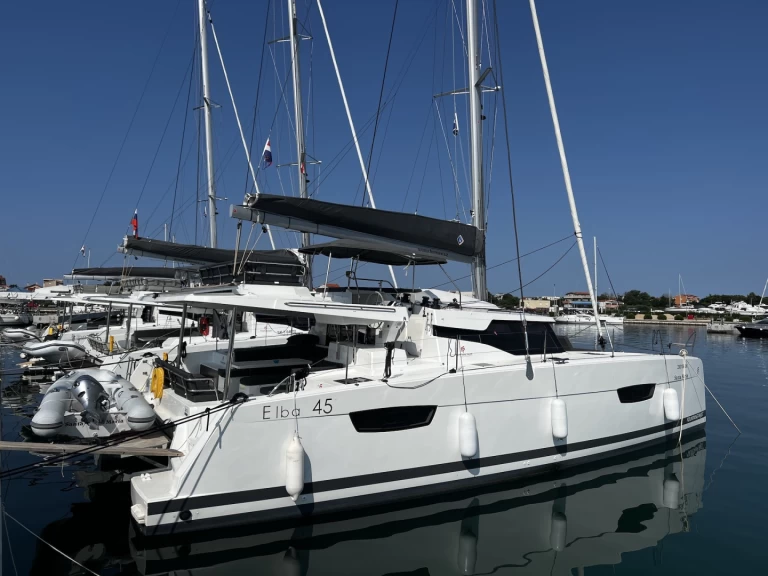 Alquiler de Catamarán, con o sin patrón Fountaine Pajot Sukošan
