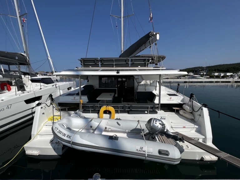 Alquiler Catamarán Fountaine Pajot con o sin  título de navegación