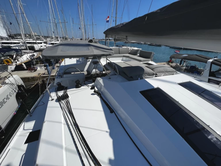 Catamarán para alquilar Sukošan al mejor precio