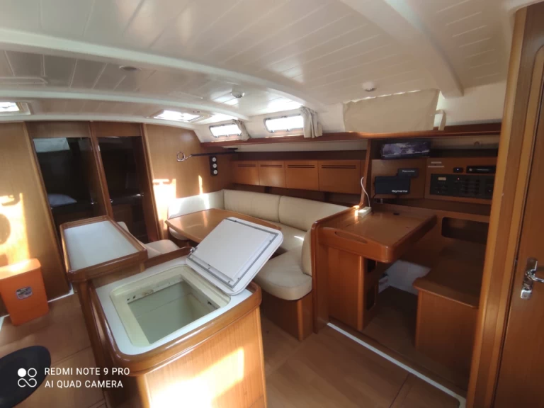 Alquiler de Velero, con o sin patrón Bénéteau Porto di Salerno