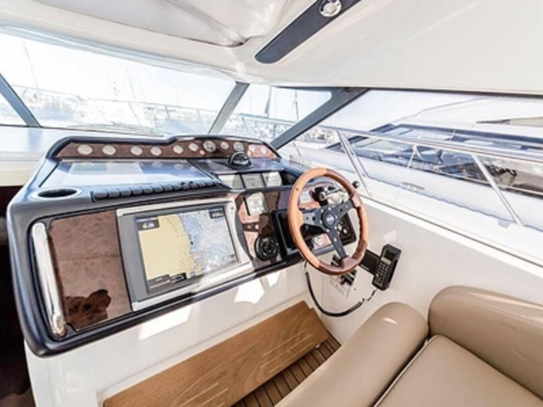 Alquiler de barcos Saint-Raphaël barato de Princess V46