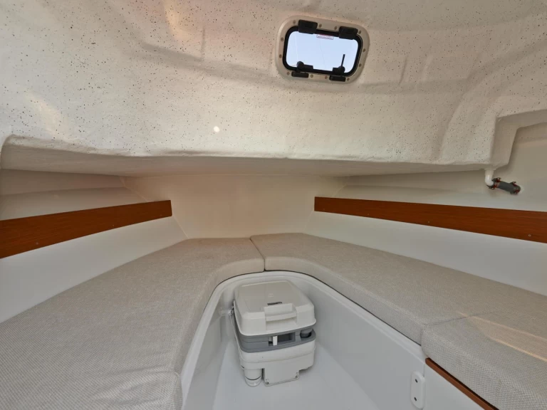 Alquiler de embarcaciones Jeanneau Cap Camarat 5.5 WA Serie 2 enHyères en Samboat