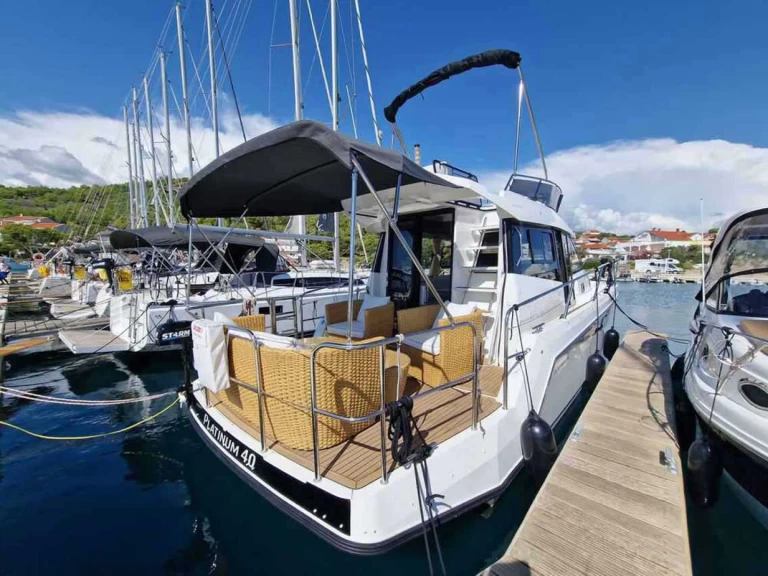 Alquiler de Yate de lujo, con o sin patrón Odysseya Yachts Murter-Kornati