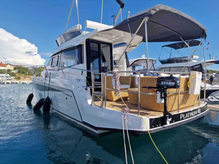 Alquiler Yate de lujo Odysseya Yachts con o sin  título de navegación