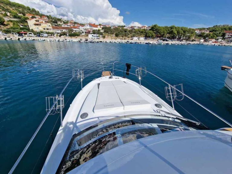 Odysseya Yachts Platinum 40 de alquiler a Murter-Kornati