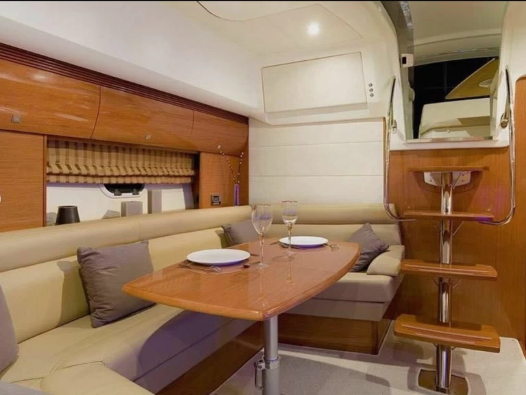 Alquiler Lancha Prestige con o sin  título de navegación