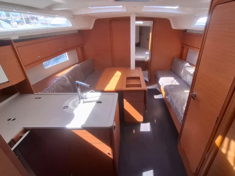 Velero para alquilar Furnari al mejor precio