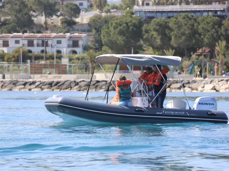 Alquiler de Tempest 505 Easy Line en Latchi