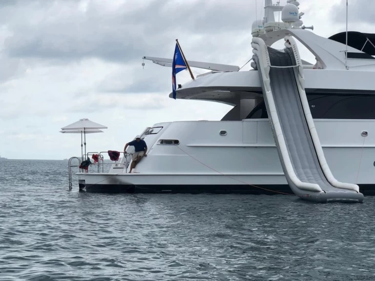 Alquiler de embarcaciones Palmer Johnson 120 enPuerto Vallarta en Samboat