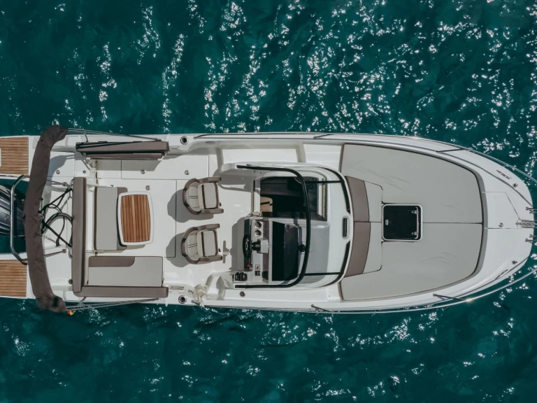 Alquiler de Jeanneau Cap Camarat 7.5 CC Serie 2 en Marina Ibiza