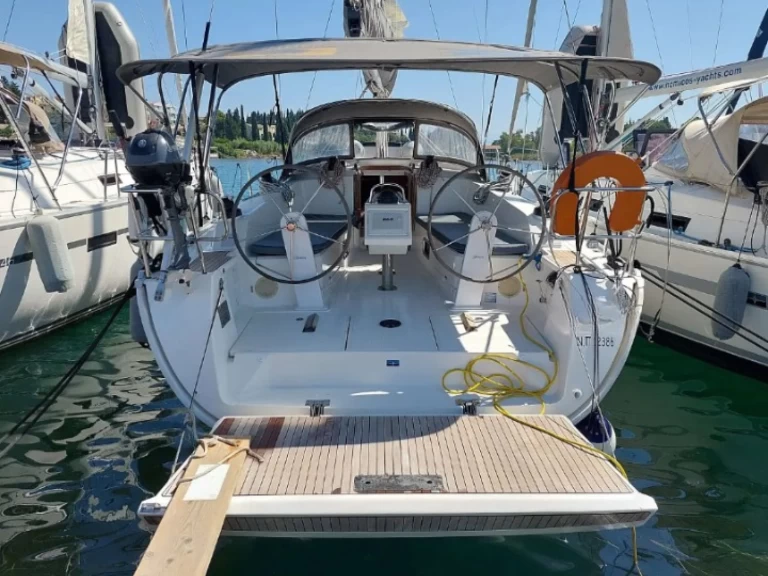 Bavaria Cruiser 41 de alquiler a Sámi