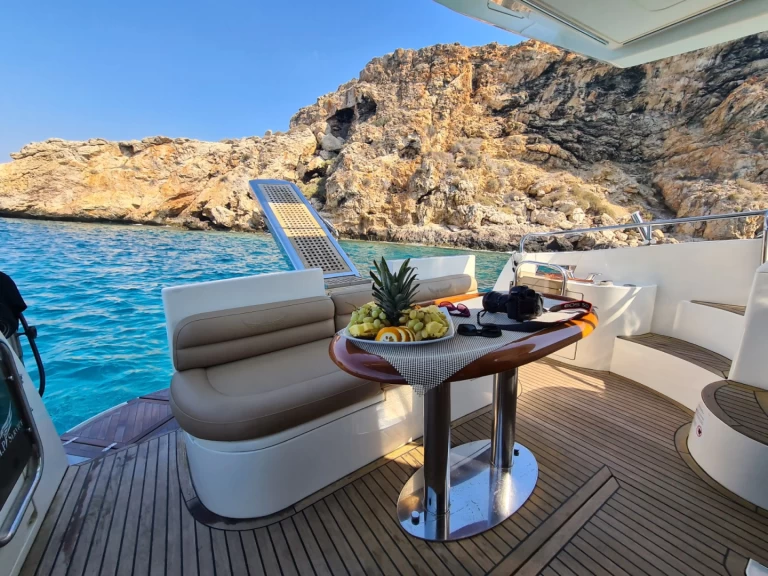 Azimut Azimut 46 Fly de alquiler a Ayia Napa