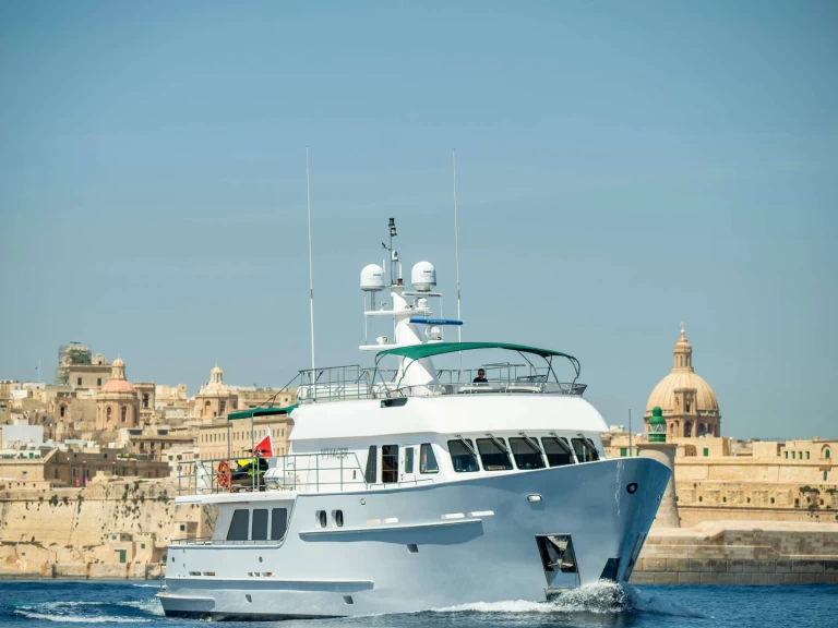 Alquiler Yate de lujo Custom con o sin  título de navegación