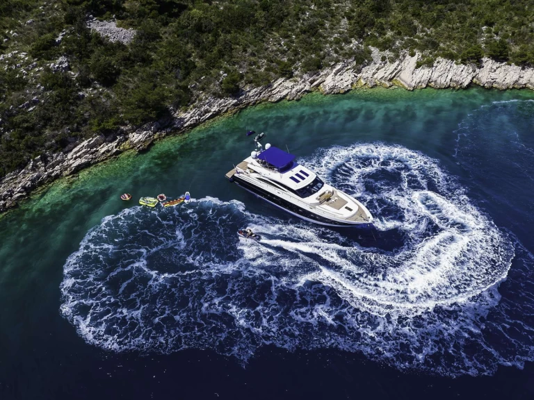 Alquiler de Yate de lujo, con o sin patrón Princess, UK Kaštel Gomilica